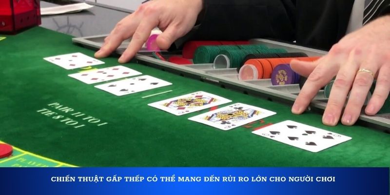 Kỹ thuật canh bài Baccarat gấp thếp